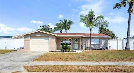 3923 Holiday Lake Dr Holiday, FL 34691