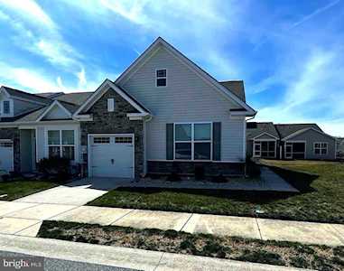 65 Cresthaven Ln Dover, DE 19901