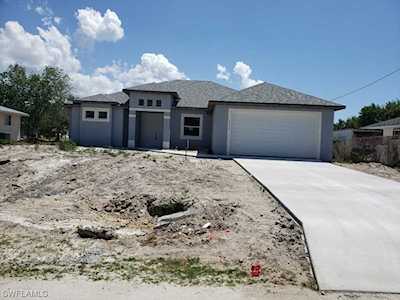2715 SW 50th St Lehigh Acres, FL 33976