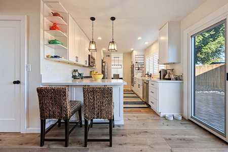 4210 Governor Dr San Diego, CA 92122