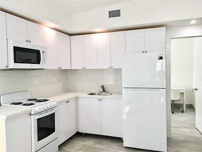 3850 Charles Ter Coconut Grove, FL 33133