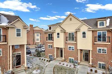 41638 Orianna Ln Novi, MI 48375