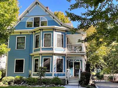 12 Norwood St Winchester, MA 01890