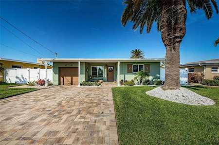 16133 4th St E Redington Beach, FL 33708