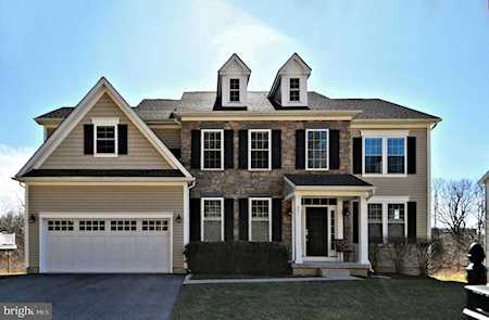 221 S Landmark Ln Fort Washington, PA 19034