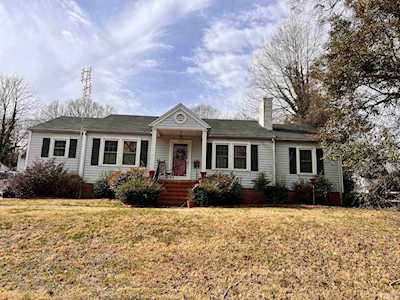 406 S Cedar Avenue Siler City, NC 27344