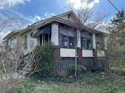 412 Lindsey Ave Frankfort, KY 40601