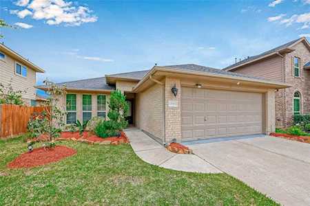 15702 Whispering Green Dr Cypress, TX 77429