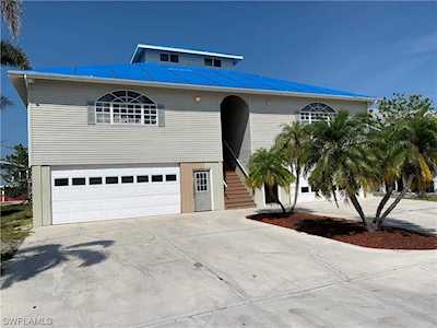 21666/668 Indian Bayou Dr Fort Myers Beach, FL 33931