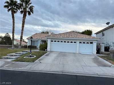 8301 Deer Springs Way Las Vegas, NV 89149