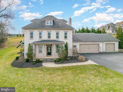 800 Sawgrass Ln Mechanicsburg, PA 17050