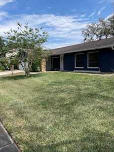 9301 Woodland Ridge Dr Temple Terrace, FL 33637