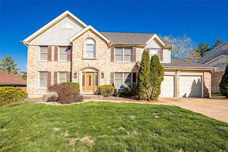 418 Whitree Ln Chesterfield, MO 63017