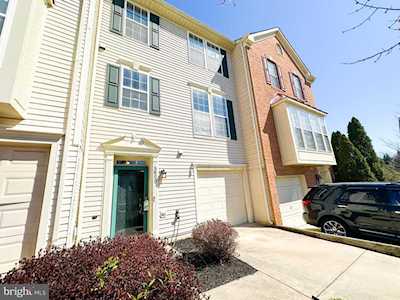 3803 Meadow Trail Ln Hyattsville, MD 20784
