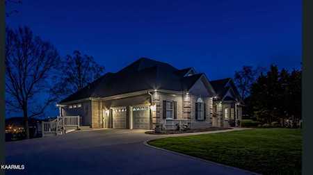 830 Oak Chase Blvd Lenoir City, TN 37772
