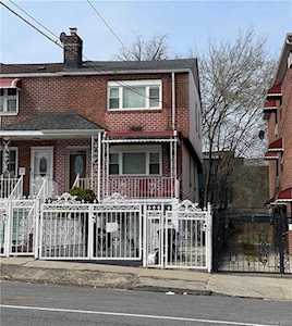 3019 Laconia Avenue Bronx, NY 10469