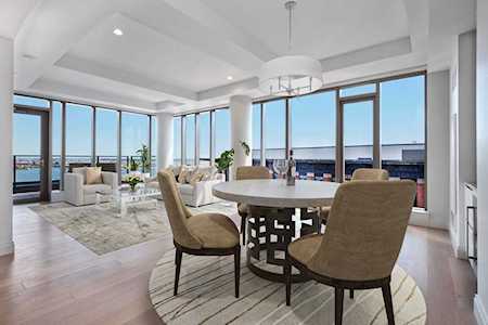 135 Seaport Blvd #PH3A Boston, MA 02210