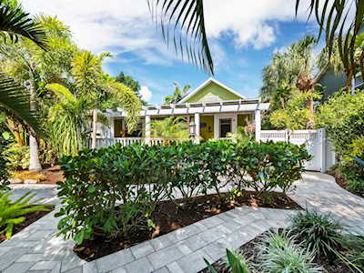 450 Firehouse Ct Longboat Key, FL 34228