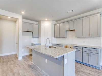 909 Suma Drive Euless, TX 76040