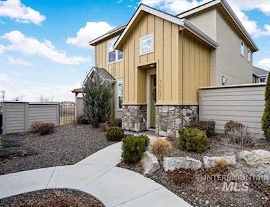 3527 S Pheasant Tail Way Boise, ID 83716