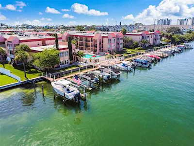 yacht club estates st pete