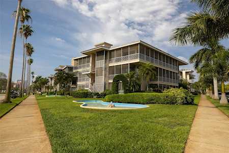 1060 N Shore Dr NE #1 St. Petersburg, FL 33701