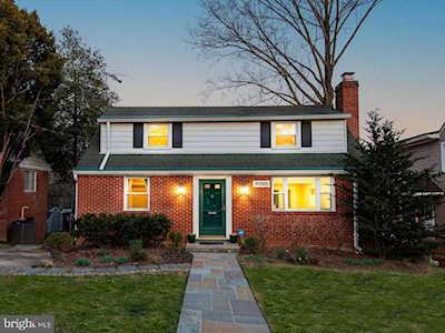 8805 Lanier Dr Silver Spring, MD 20910