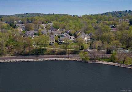83 Landing Drive Dobbs Ferry, NY 10522