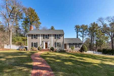 5 Daventry Court Lynnfield, MA 01940