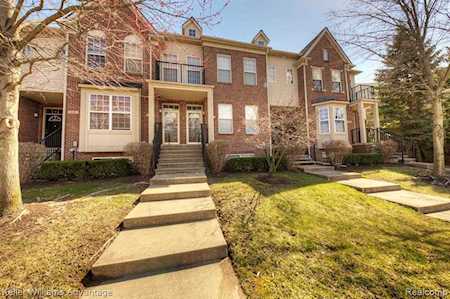 604 Superior Parkway Westland, MI 48185