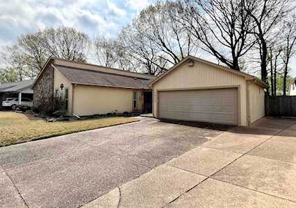 6539 S S Earhart Dr Bartlett, TN 38134