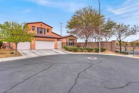8024 Meadow Falls St North Las Vegas, NV 89085