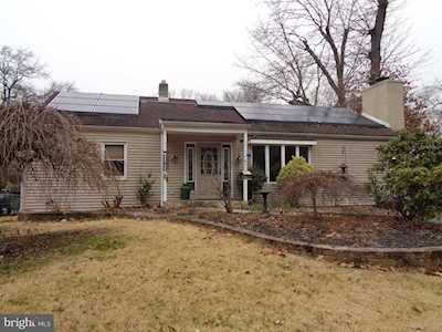 1153 Hughes Dr Hamilton, NJ 08690
