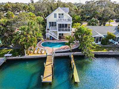 208 16th Ave Indian Rocks Beach, FL 33785
