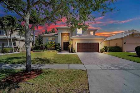 1521 NW 167th Ave Pembroke Pines, FL 33028