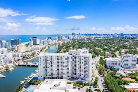 4101 Pine Tree Dr #1212 Miami Beach, FL 33140