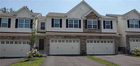 4376 Lenni Circle Emmaus, PA 18049