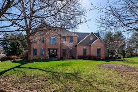4524 Woodlawn Dr Emmaus, PA 18049