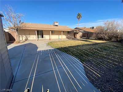 902 Ponderosa Dr Henderson, NV 89015