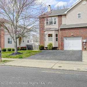 34 Sanford St Manalapan, NJ 07726