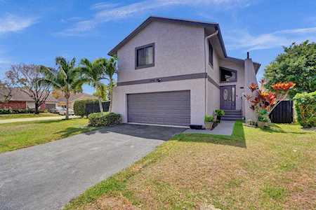 3750 NW 73 Way Coral Springs, FL 33065