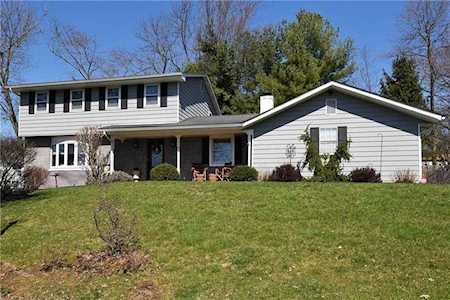 1996 Glenwood Ct Bethlehem, PA 18015