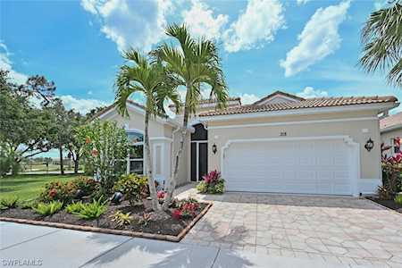 318 Harvard Ln Naples, FL 34104