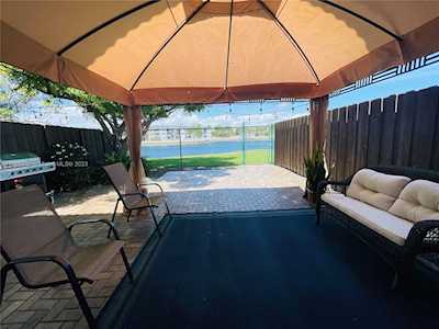 8579 SW 214th Ter Cutler Bay, FL 33189