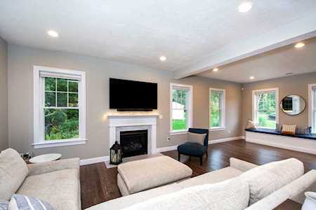 15 Thrush Hollow Ln Middleboro, MA 02346
