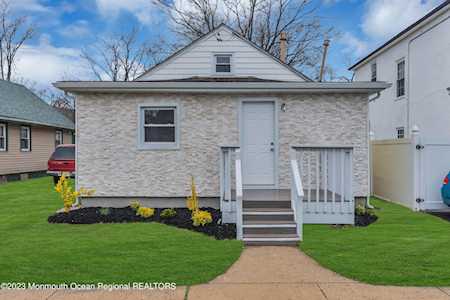 29 Oakwood Place Keansburg, NJ 07734
