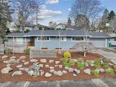 5545 SW Dover LN Portland, OR 97225