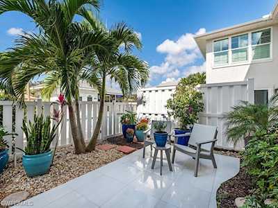713 Neapolitan Way #713 Naples, FL 34103