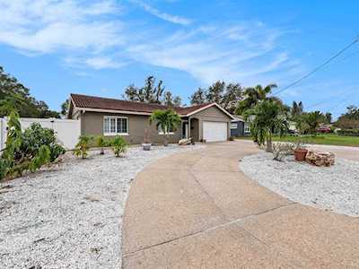 590 55th Ave NE St. Petersburg, FL 33703