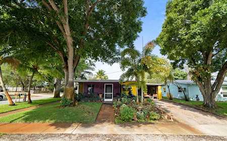 882 NE Rio Avenue Jensen Beach, FL 34957